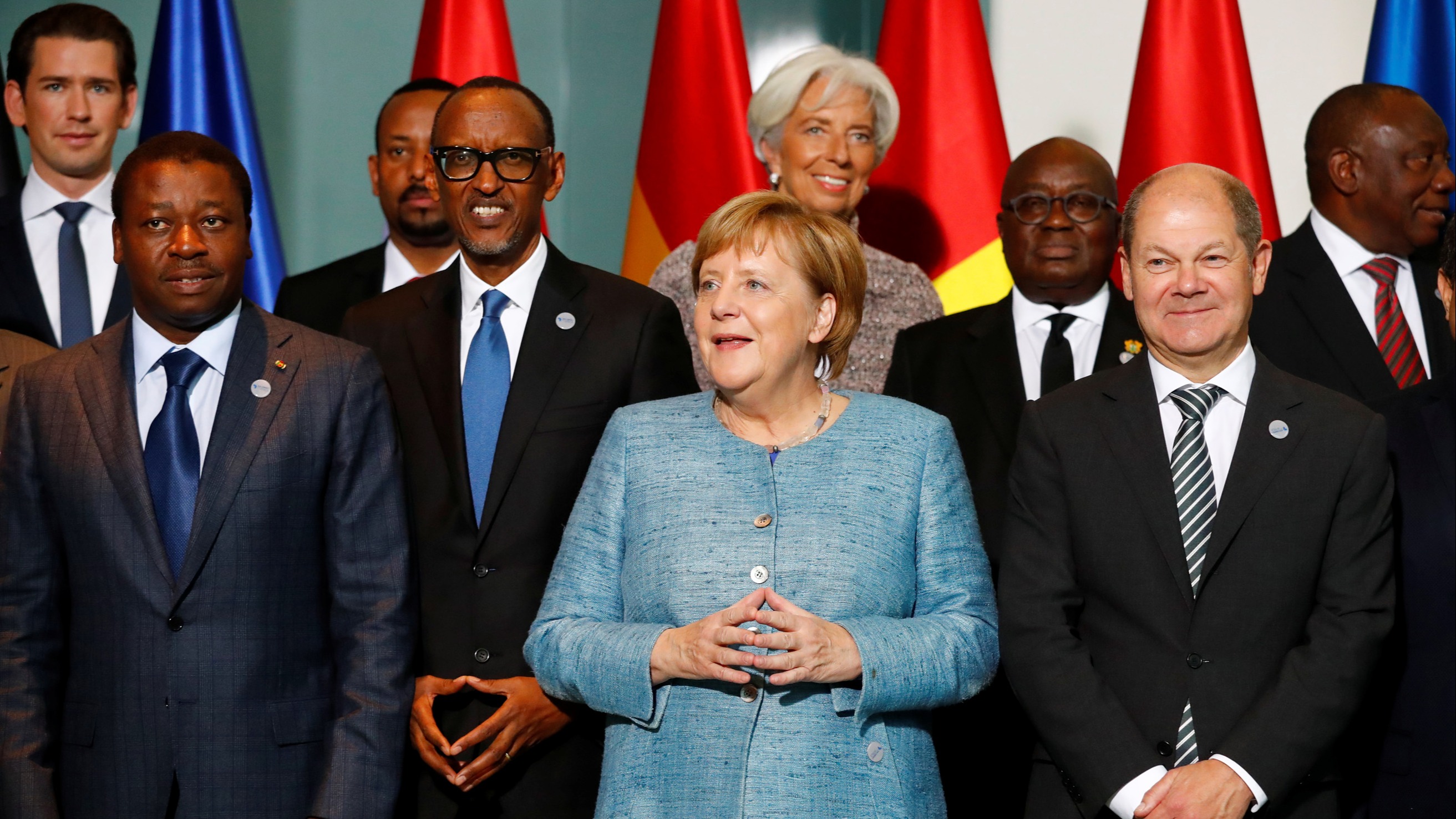 Gruppenbild der Teilnehmer des Treffens der G20 Compact with Africa 2018.